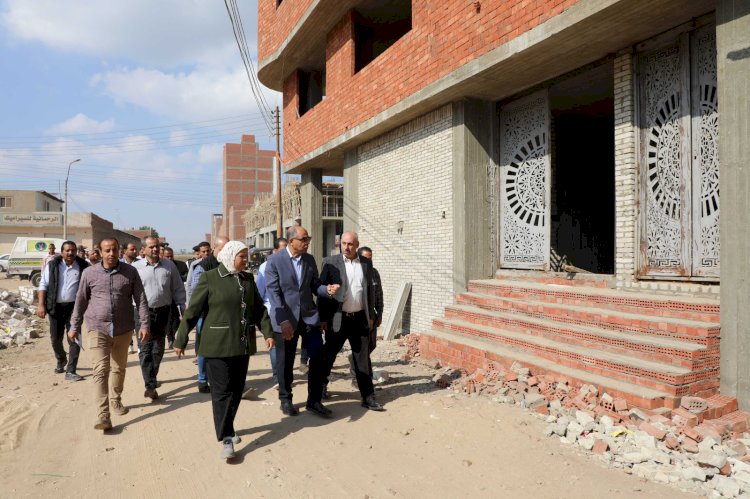 محافظ المنيا على رأس حملة مكبرة لمراجعة تراخيص بناء أبراج سكنية فى بنى مزار