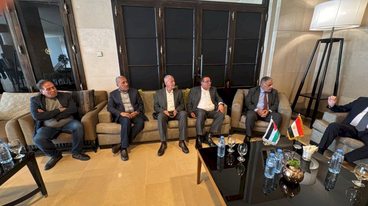 وزير الزراعة يجتمع مع نقابة مصدري الخضر والفواكه بالأردن