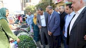 محافظ المنيا يقود حملة مكبرة لتفقد الأسواق والمخابز ومراجعة تراخيص البناء وأعمال النظافة والاشغالات