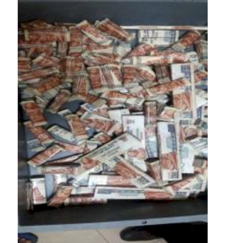 ضبط مبالغ مالية قبل تهريبها بمطار سوهاج الدولي