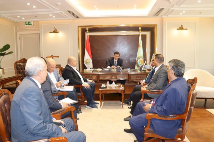 وزير الزراعة يبحث مع نواب البرلمان حل مشكلات المواطنين ومشروعات النفع بالمحافظات