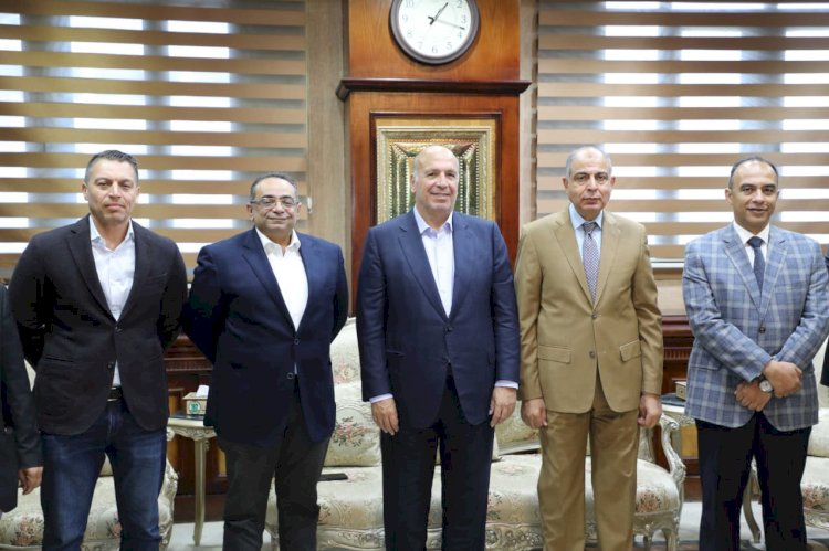 محافظ المنيا يستقبل رئيس مجموعة القلعة لبحث عدد من الفرص الاستثمارية