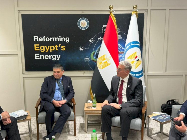 بدوي يعقد مباحثات مع شركة بيكر هيوز العالمية