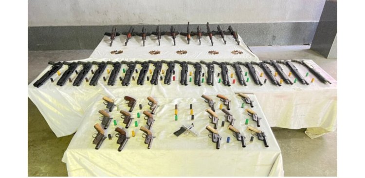 القبض علي تجار الاسلحة والهاربين من احكام بثلاثة محافظات