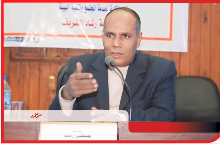 الشاعر الدكتور مصطفي رجب يكتب: الأصنام لم تعد أحجاراً