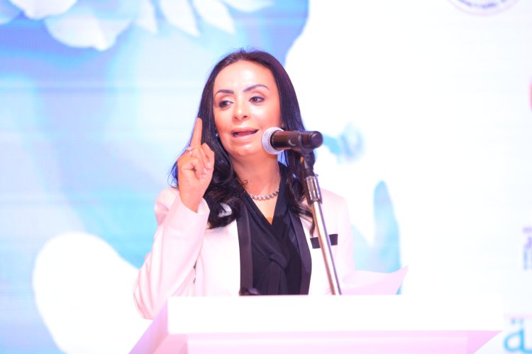 مايا تشارك في مؤتمر "يوم التضامن الوردي"