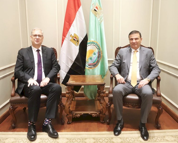 فاروق يبحث مع السفير الهولندي بالقاهرة سبل التعاون المشترك