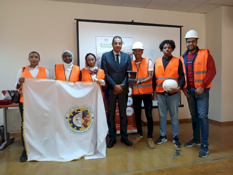 وفد من الطلاب الوافدين بكلية الهندسة جامعة المنيا يزور مصنع مصر للاسمنت ببني سويف