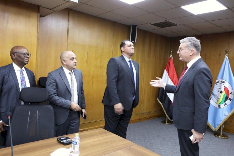 وزير البترول يستقبل وفداً من مسؤولي شركتي انجلوجولد اشانتي و سنتامين