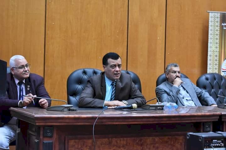 وكيل وزارة التربية والتعليم يلتقى ممثلى وسائل الإعلام والصحافة بسوهاج