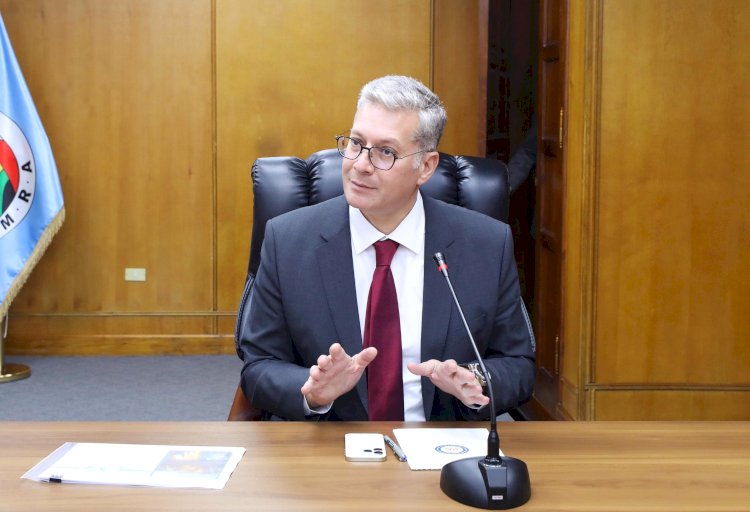 بدوي يجتمع بقيادات العامة للثروة المعدنية لتطوير الادارات المختلفة