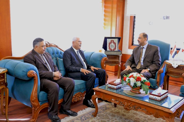 *محافظ سوهاج يستقبل نقيب عام الزراعيين