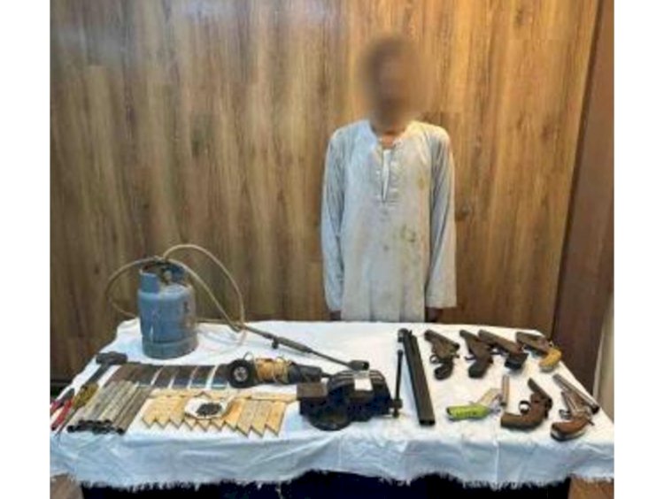 القبض علي مواطن لادارته ورشة لتصنيع الاسلحة ببني سويف