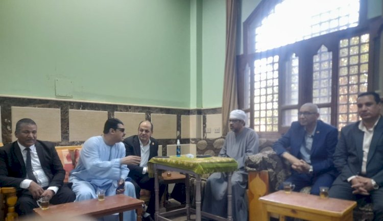 حزب الشعب الجمهوري بقنا يقدم واجب العزاء لشيخ الأزهر الشريف في وفاة شقيقته