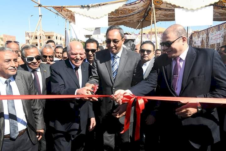 محافظ قنا ونقيب المعلمين يضعان حجر الأساس لنادي المعلمين بمدينة قنا الجديدة