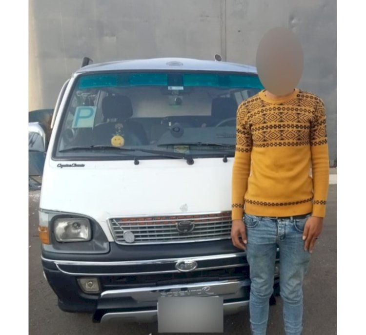 ضبط قائد سيارة "ميكروباص" لقيامه بأداء حركات إستعراضية بدمياط