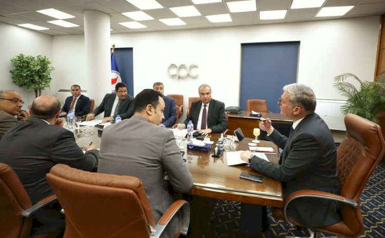 وزير البترول يتابع تحويل السيارات للعمل بالغاز