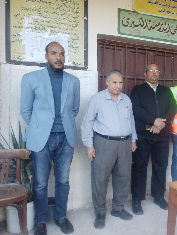 وكيل تعليم أبوتشت يشهد طابور الصباح والسلام الوطني بمدرسة أبوتشت الثانوية بنات