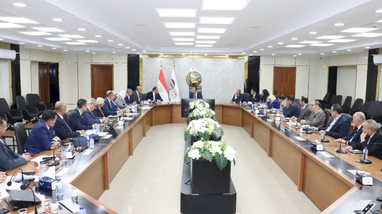 "شيمي"يستعرض مستجدات تنفيذ المشروع القومي لتطوير صناعة الغزل والنسيج