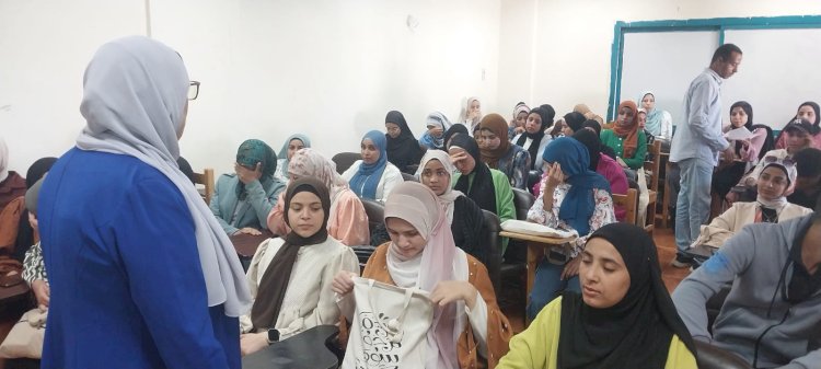 ندوة توعوية لمكافحة الهجرة غير الشرعية.. بالمعهد الفني الصحي بقنا