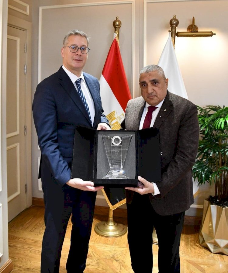 وزير البترول شكرا المهندس ايمن عمارة