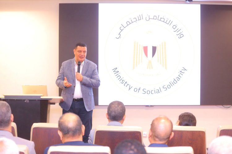 مساعد وزيرة التضامن  يستعرض الضوابط المنظمة لحج الجمعيات الأهلية