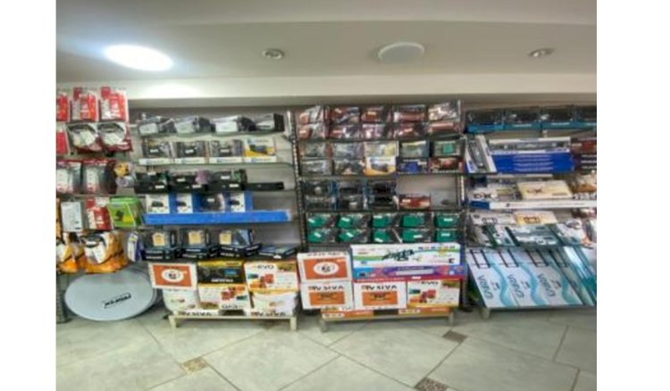 ضبط محل لقيامه  ببيع أجهزة "الريسيفر " المعدة لفك شفرات القنوات الفضائية