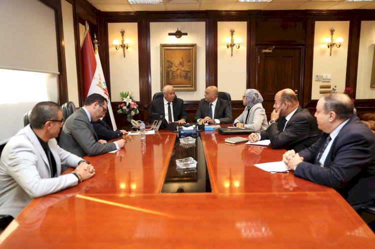 تنمية المشروعات يتعاون مع محافظة الوادي الجديد لتوطين صناعة الحرير