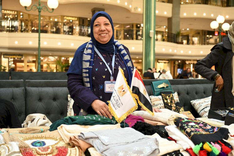 التضامن تشارك بمنتجات يدوية وتراثية في معرض "منظمة المرأة العربية للحرف"