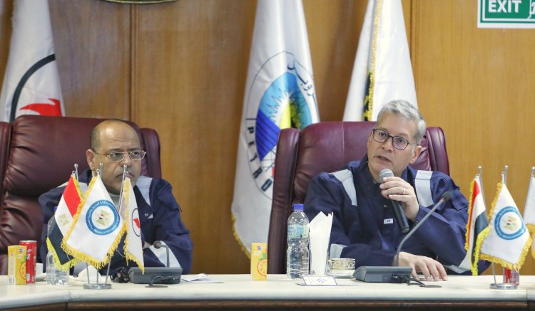 وزيرا البترول والعمل تفقداحقول بترول بلاعيم في مدينة أبورديس بجنوب سيناء 