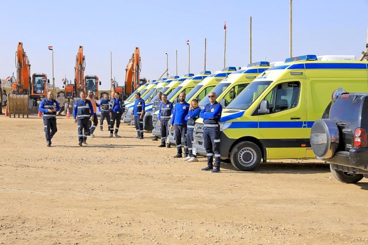 محافظ سوهاج يتفقد اصطفاف المعدات استعدادا لموسم الشتاء