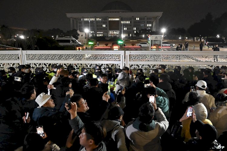 الفوضى تسيطر علي كوريا الجنوبية بعد الأحكام العرفية