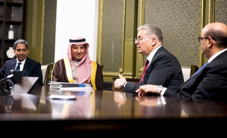 مباحثات بين بدوي والمديفر علي هامش BEBA