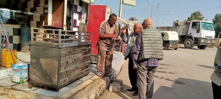 بالصور : حملات مكثفة لرفع الاشغالات ومتابعة رخص المحال العامة بمراكز المنيا