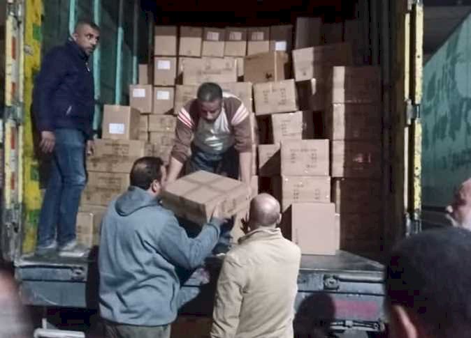 «تعليم المنيا» تُسلم أجهزة التابلت لطلاب الصف الأول الثانوي