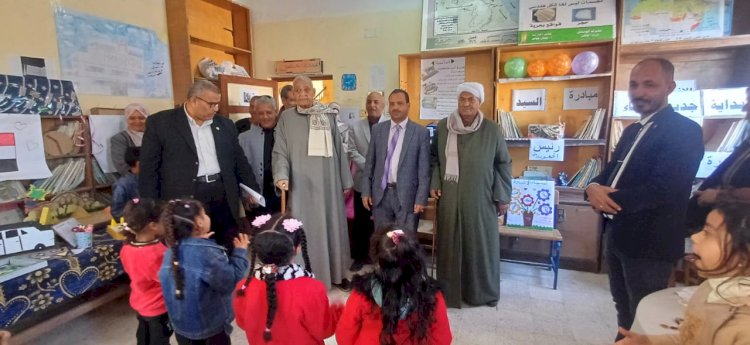 افتتاح معرض الأنشطة التربوية للطلاب المبدعين بمدرسة أبوتشت الابتدائية المشتركة