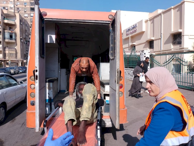 "مايا مرسي"إنقاذ 3 مواطنين بلا مأوى بمحافظة القاهرة