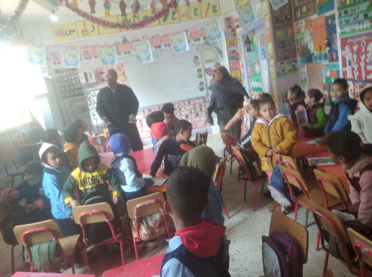 وكيل تعليم أبوتشت يوجه بإرسال إنذارات للطلاب المتغيبين والاهتمام بالضعاف