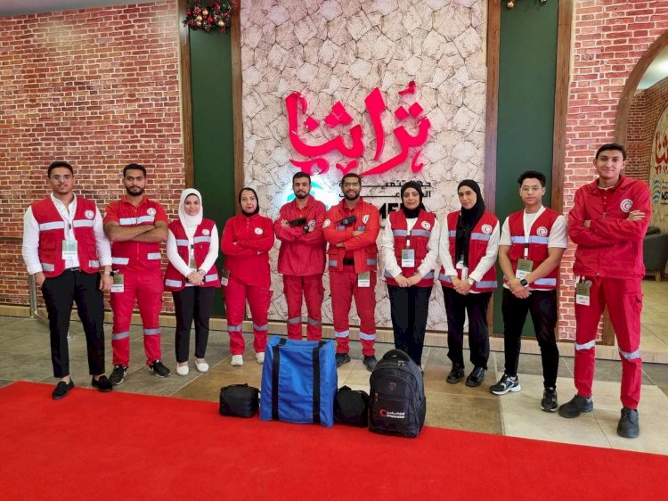 الهلال الأحمر المصري يقدم الخدمات لزوار معرض "تراثنا 2024"