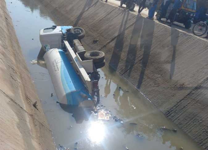 مصرع 5 أشخاص وإصابة 18 آخرين في حوادث طرق بالمنيا