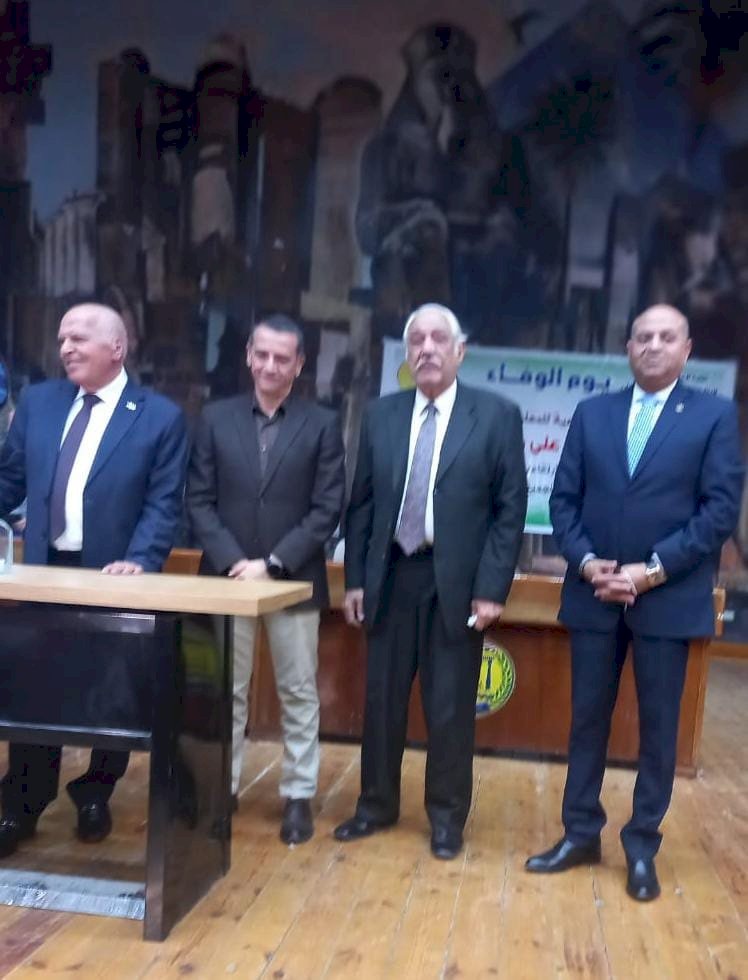 نقابة المعلمين تكرم الدكتور أحمد كامل الرشيدي بعمرة