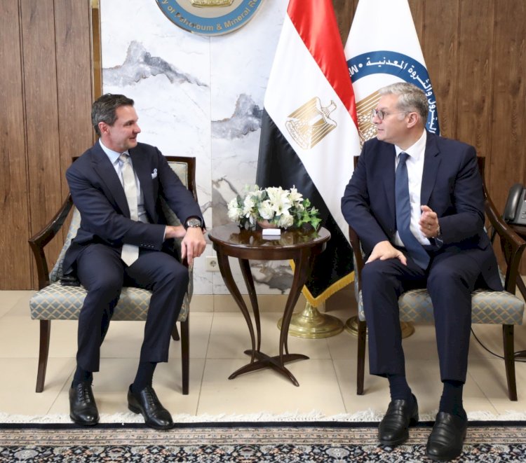 "بدوي "بحث دور هاليبرتون في تقديم التكنولوجيا لكشف إمكانيات مصر البترولية