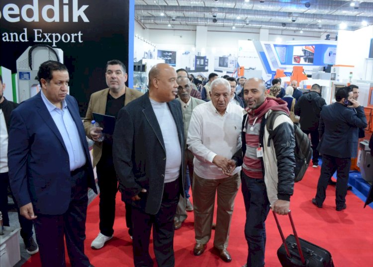 غرفة القاهرة التجارية تشارك بفعالية في الدورة 24 لمعرض ماك تك للصناعة الوطنية