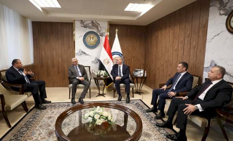 وزير البترول يستقبل وفد برلماني