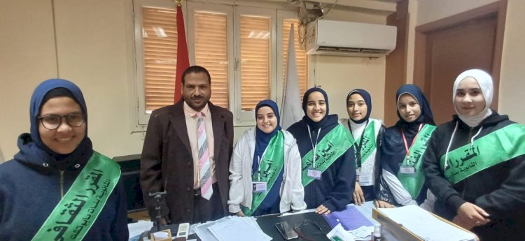 مدير عام تعليم أبوتشت يستقبل وفد من اتحاد طلاب ابوتشت الثانوية بنات