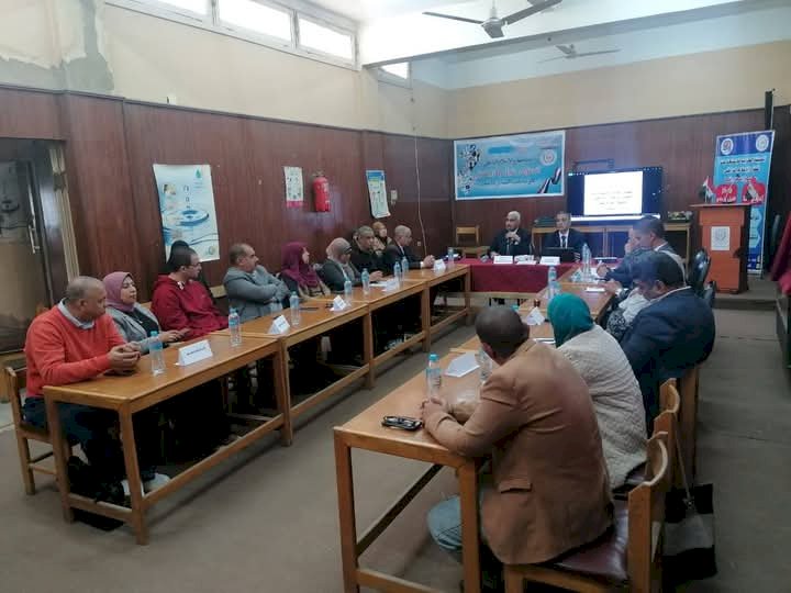 إعلام قنا ينظم حلقة نقاشية حول آليات مواجهة الشائعات اتحقق..قبل ما تصدق