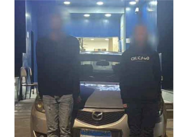 ضبط شخصين  بالقاهرة  لبيعهما سيارات برخص مزورة