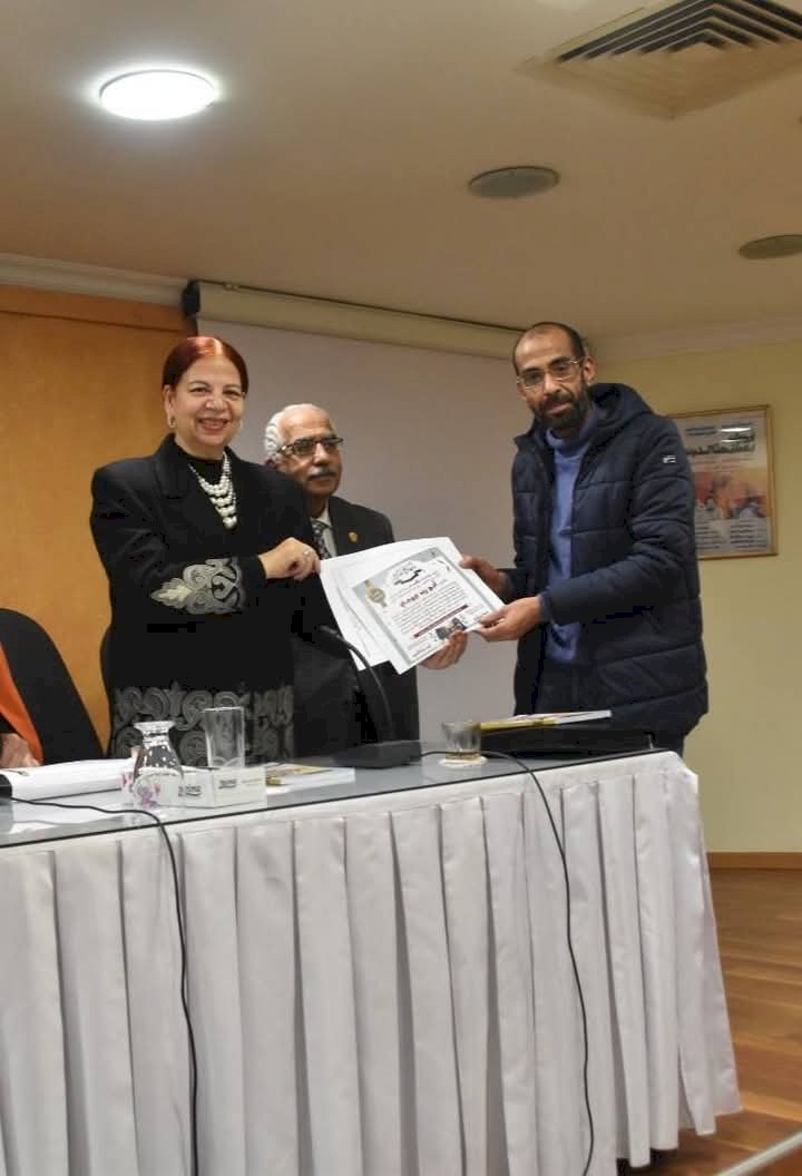 مؤسسة روزاليوسف تكرم الأديب السوهاجى دكتور أبوزيد بيومى