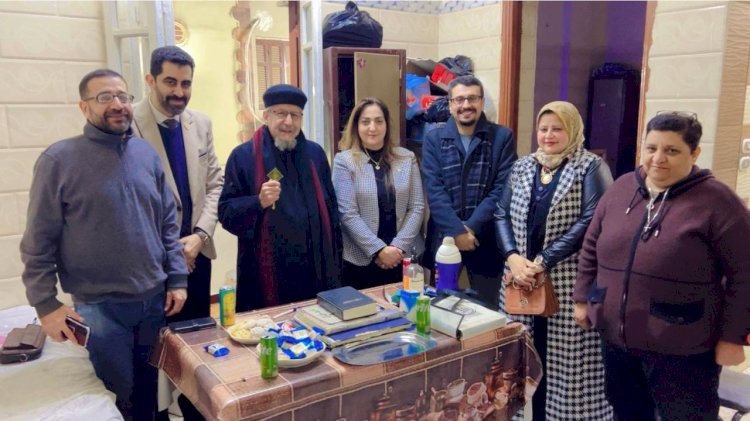 الشعب الجمهوري بنجع حمادي بدار المسنين بكنيسة مار يوحنا للتهنئة بعيد الميلاد