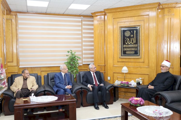رئيس جامعة المنيا يستقبل فضيلة مفتي الجمهورية ويشيد بالدور الرائد لدار الافتاء